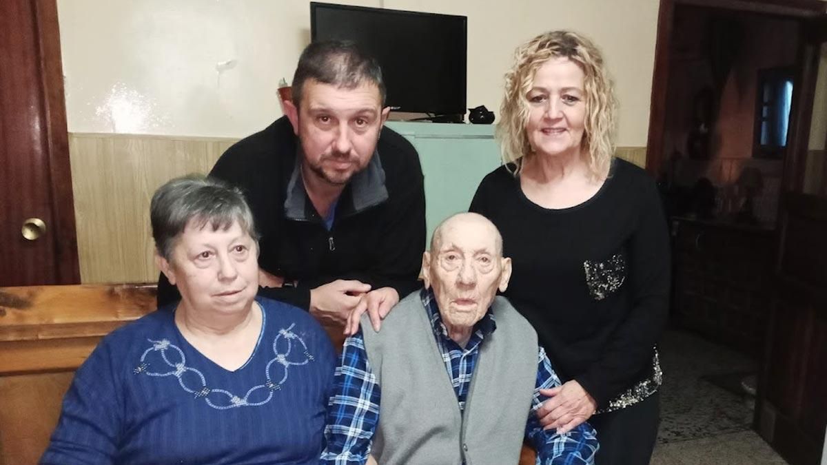 Una vela que se consume con 103 años, la de Juventino Lavandeira en Caboalles de Abajo
