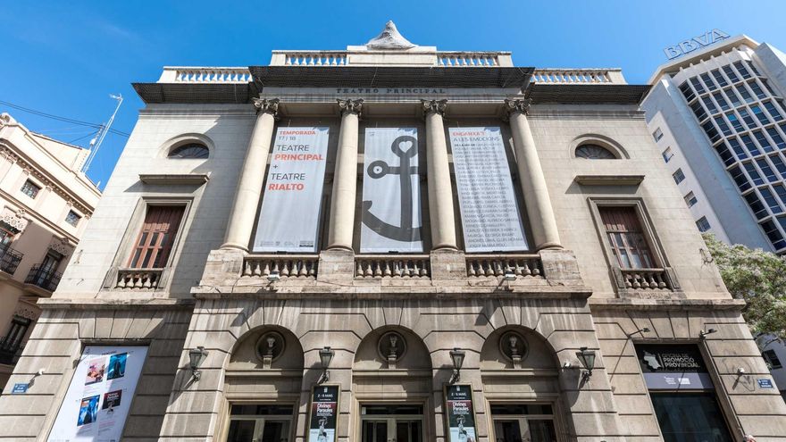 Portes bloquejades, problemes en l'evacuació i risc de despreniments clausuren el Teatre Principal de València