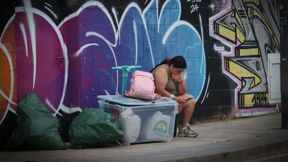 Ibiza barre con otra 'villa miseria' y encadena su sexto desalojo en dos años: "No sé dónde pasaré la noche"