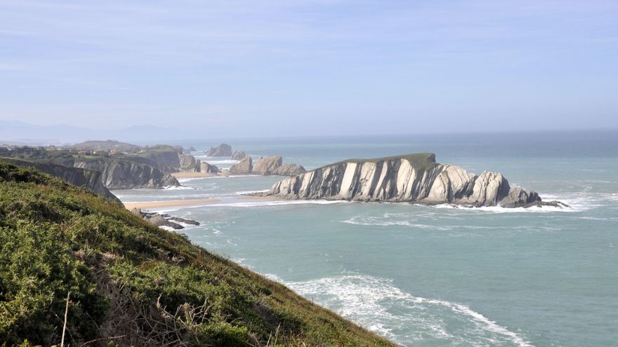 Los riesgos para el Geoparque de la UNESCO Costa Quebrada: "Apostar por el crecimiento sin control es un suicidio"