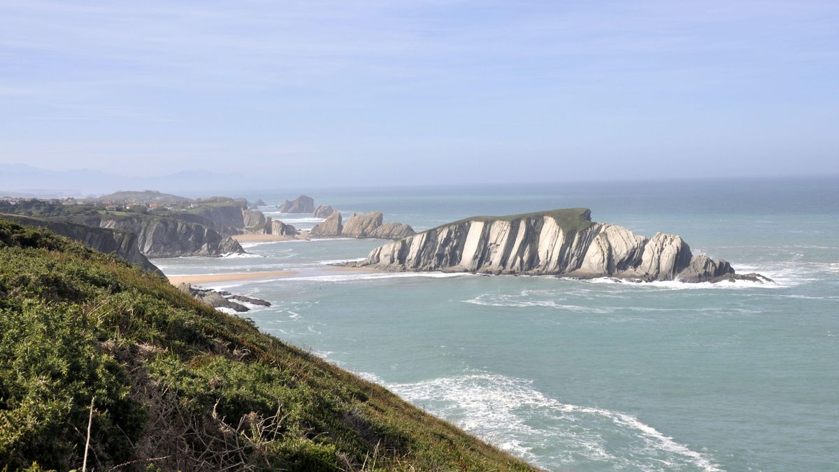 Los riesgos para el Geoparque de la UNESCO Costa Quebrada: "Apostar por el crecimiento sin control es un suicidio"