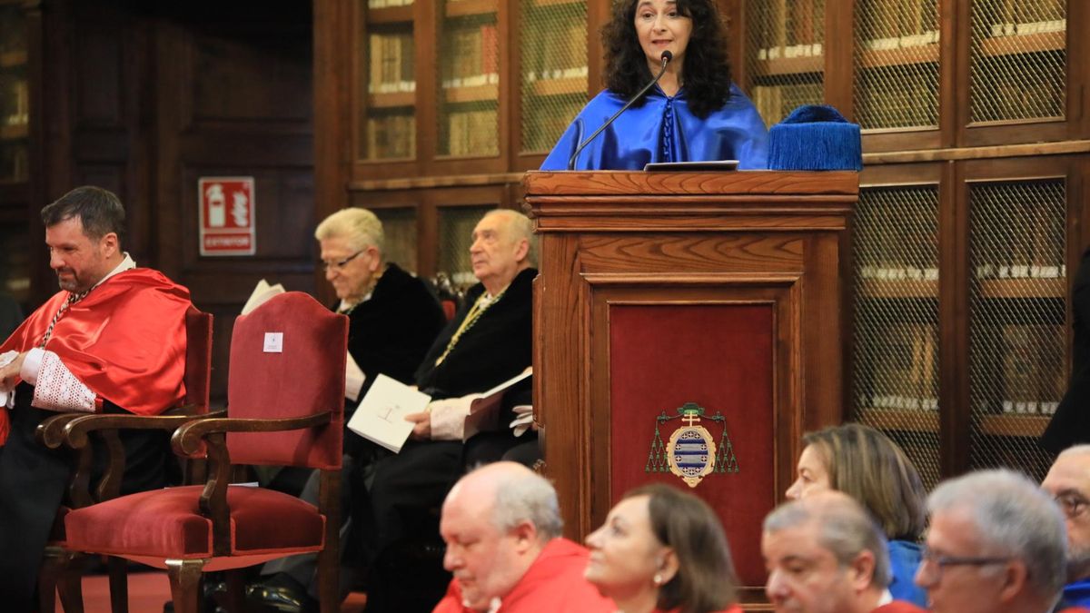 Noemí Pinilla, durante su intervención, en Oviedo.