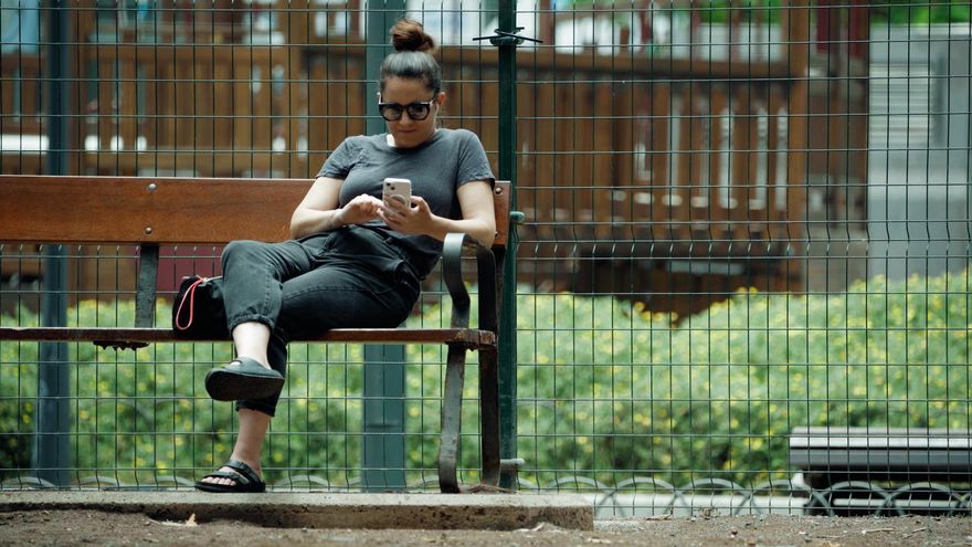 Brechas sociales, falta de pensamiento crítico y manipulación: cómo afecta el mal uso de las tecnologías