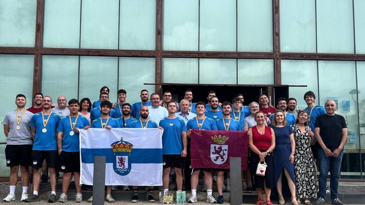 Recepción al Fisiomat Balonmano Sariegos en Ayuntamiento por el ascenso del equipo a Primera Nacional. 