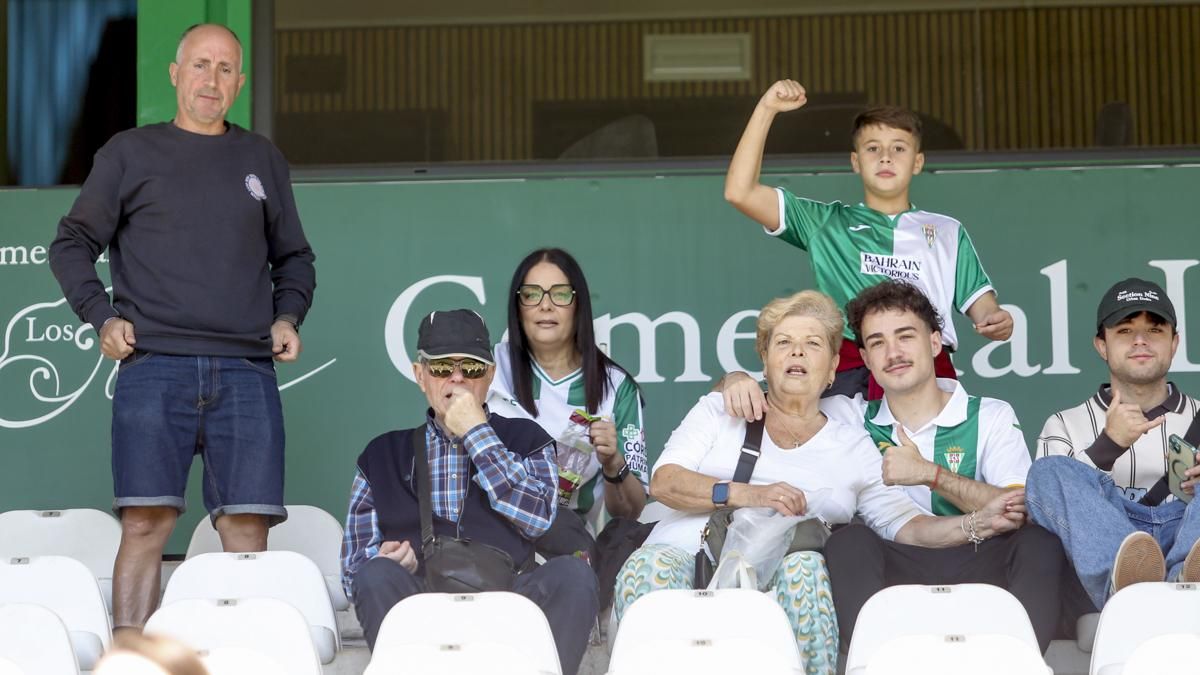 Grada Blanquiverde del Córdoba CF - SD Eibar