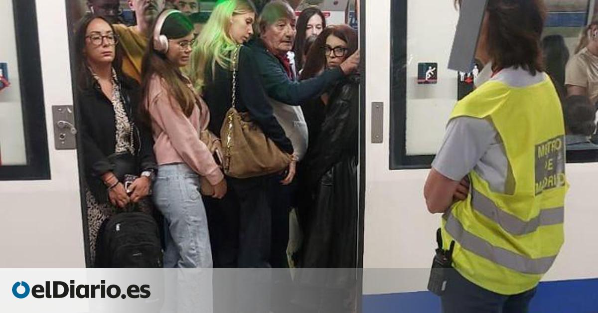 Metro de Madrid recupera a los 'empujadores' para abarrotar sus vagones y paliar las aglomeraciones en los andenes