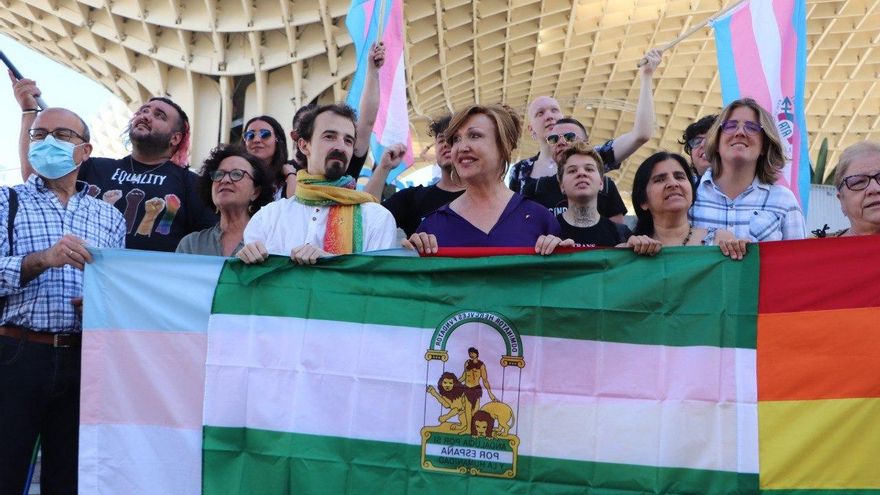 "Os quito la enfermedad a balazos": la activista trans Mar Cambrollé denuncia amenazas tras el manifiesto LGTBI