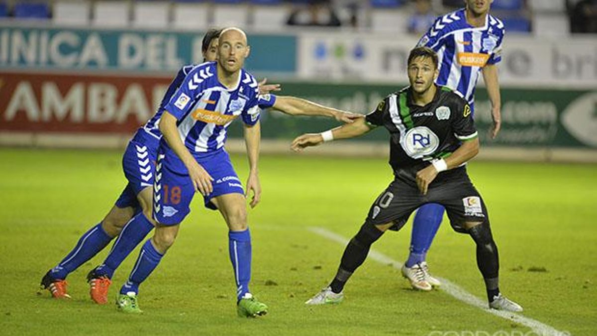 Toquero y Florín Andone, en el Alavés-Córdoba de 2015