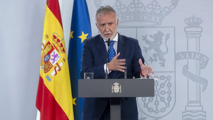 Archivo - El ministro de Política Territorial y Memoria Democrática de España, Ángel Víctor Torres, durante una rueda de prensa posterior a la Comisión Bilateral de Cooperación Administración del Estado-Comunidad Autónoma del País Vasco, en la Moncloa, a