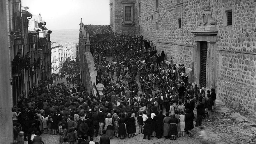 La ruta que se hizo libro sobre el Toledo en la II República: "Con sus luces y sombras, fue un período de esperanza"