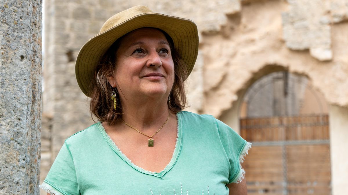 La arqueóloga Consuelo Escribano, presidenta de la asociación de amigos del monasterio de La Armedilla.