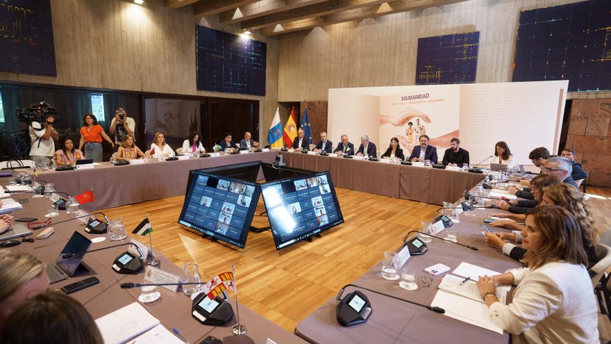 El Gobierno cita a las comunidades para fijar los criterios de reubicación de los menores