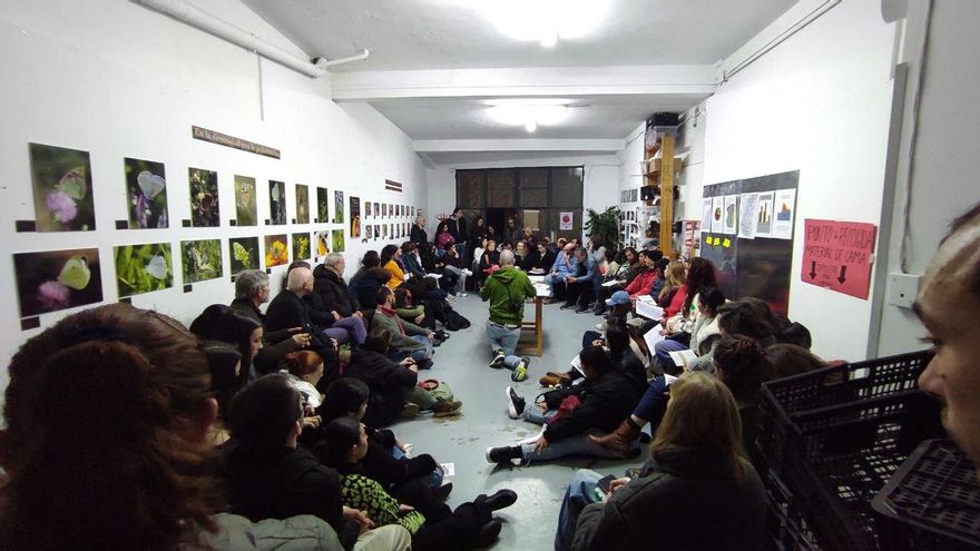 Colectivos sociales de Tetuán debaten sobre la exclusión y la desigualdad de un distrito con dos orillas y muchos acentos