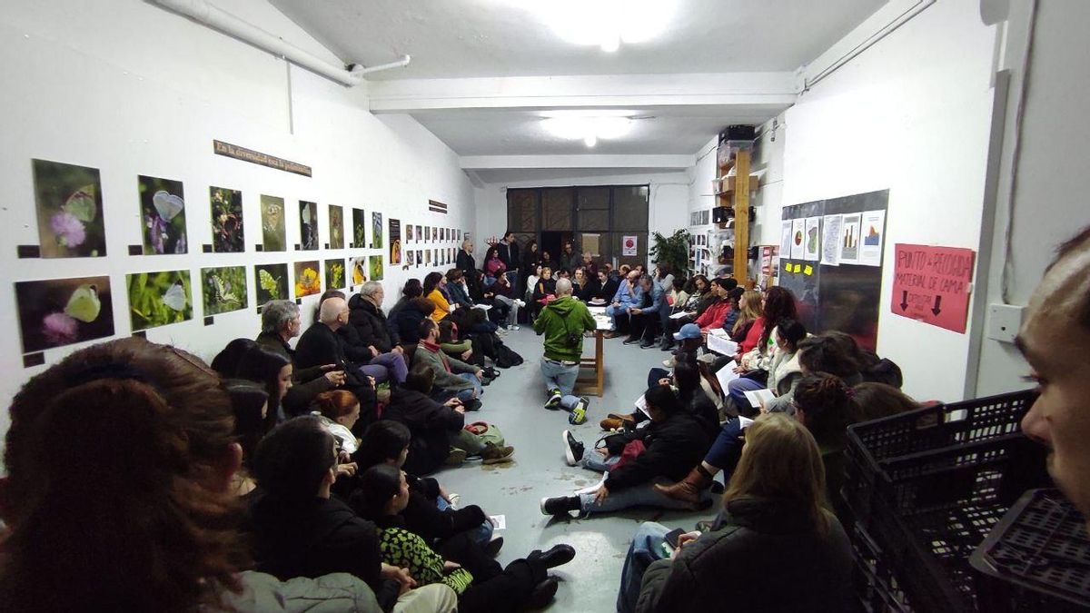 Colectivos sociales de Tetuán debaten sobre la exclusión y la desigualdad de un distrito con dos orillas y muchos acentos