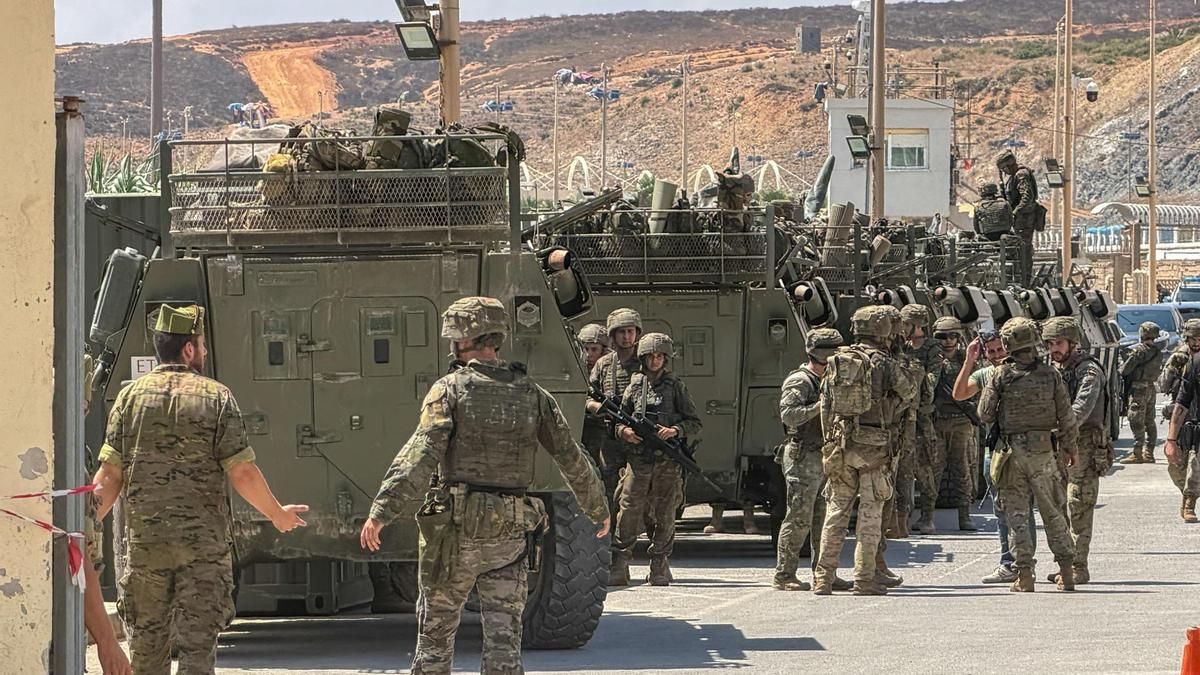 La frontera de Ceuta vive una jornada sin incidencias bajo un fuerte despliegue de seguridad