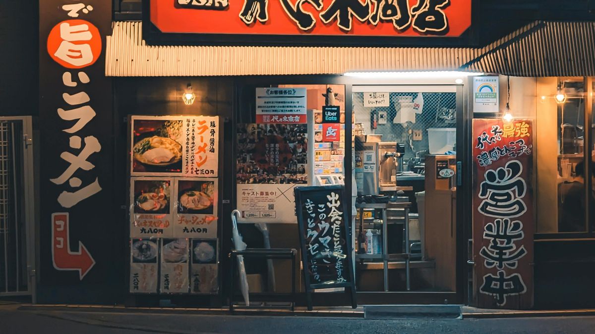 Por mucho que te guste la comida, jamás dejes propina en Japón: por qué es de mala educación