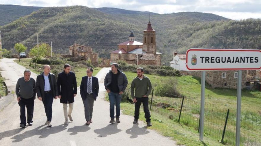 Los pequeños municipios podrán pagar el alumbrado y la limpieza con las subvenciones del Gobierno de La Rioja