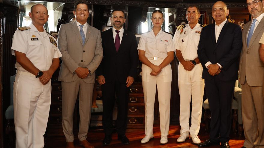 Carlos Vives acude a un almuerzo con la princesa Leonor en el Juan Sebastián de Elcano