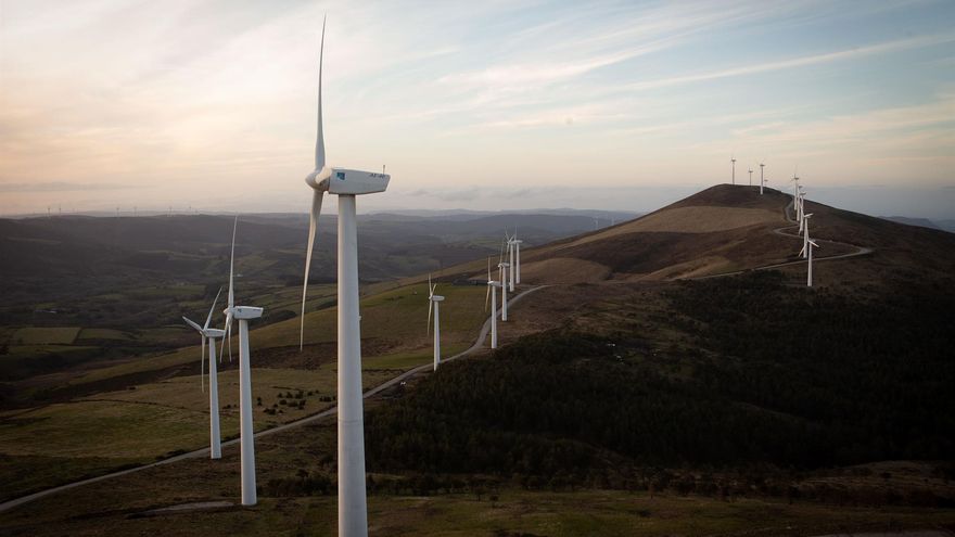 El plan de la Xunta para vender energía más barata se abre a grandes empresas como Altri o Alcoa pero descarta rentas bajas