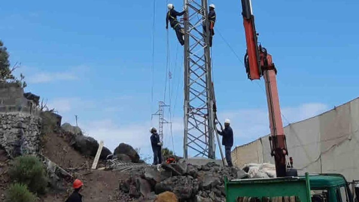 Endesa destina más de 11 millones en cinco años a fortalecer las redes eléctricas de La Palma y La Gomera