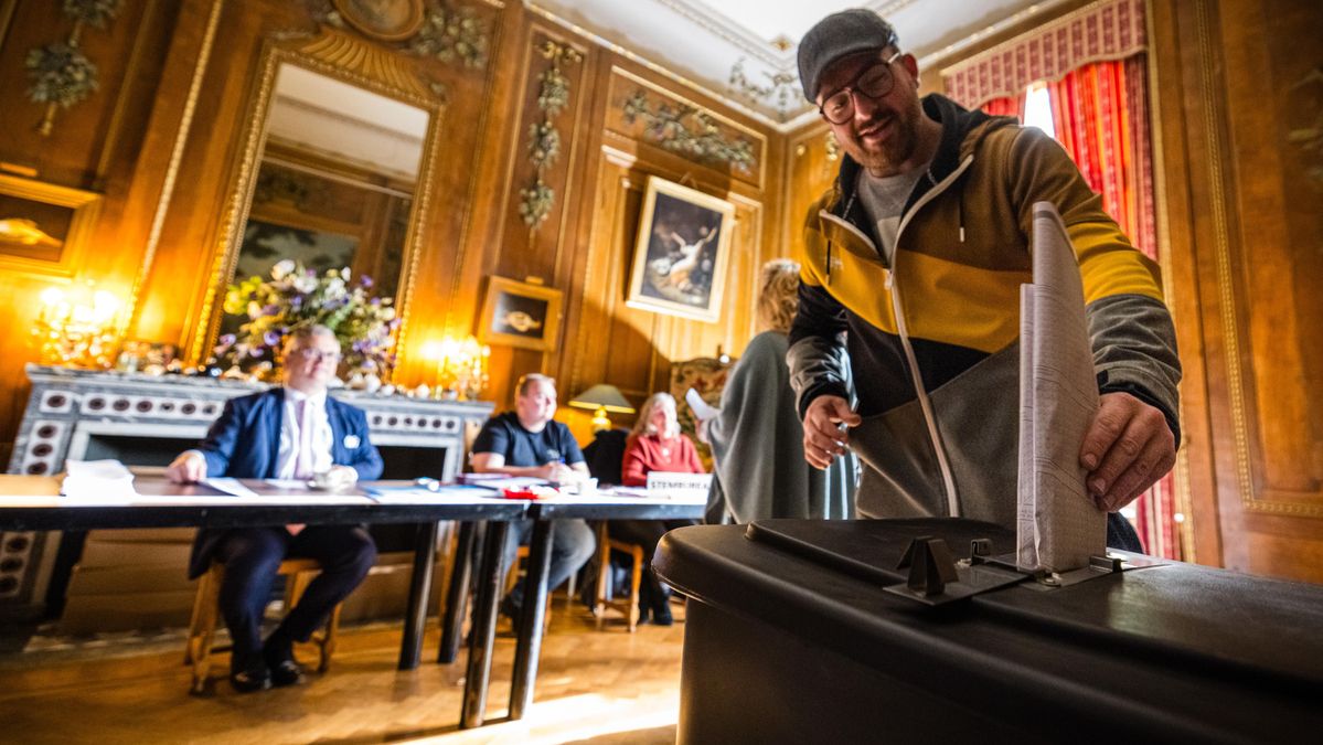 Ventaja mínima de los socioliberales frente a la ultraderecha en Países Bajos, según los primeros sondeos