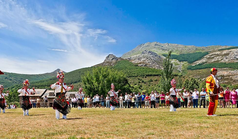 Danzas de la Octava del Corpus de Valverde de los Arroyos