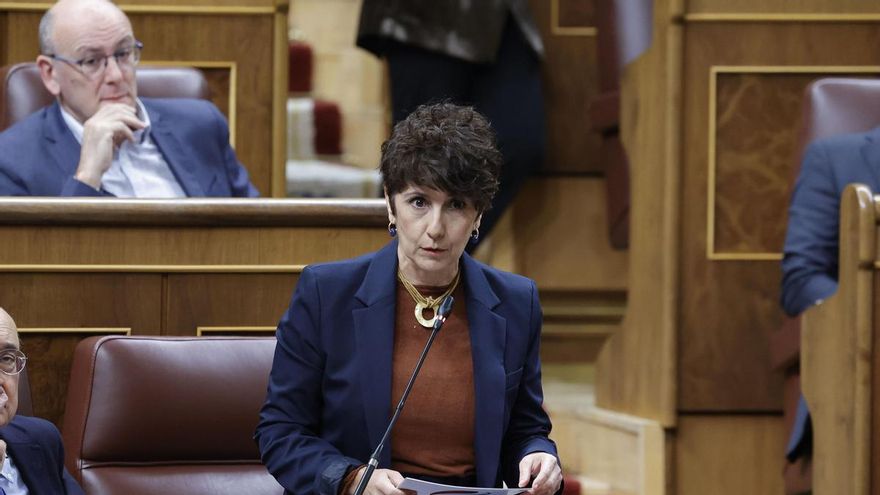 La diputada del PNV, Maribel Vaquero, durante su intervención en la sesión de control al Ejecutivo de este miércoles en el Congreso.