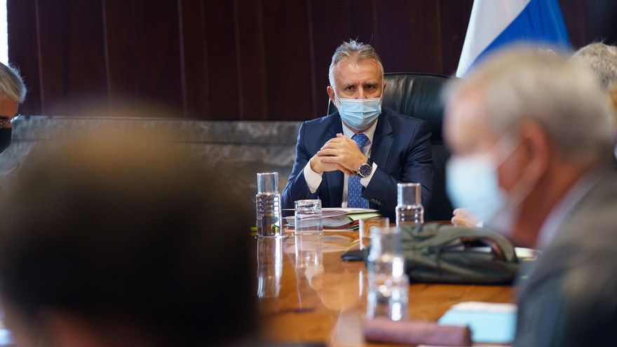 El presidente del Ejecutivo regional, Ángel Víctor Torres, preside un Consejo de Gobierno