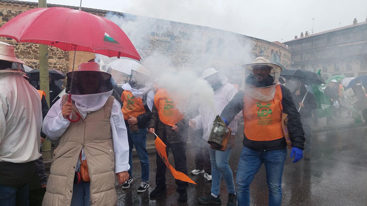Apicultores en la manifestación
