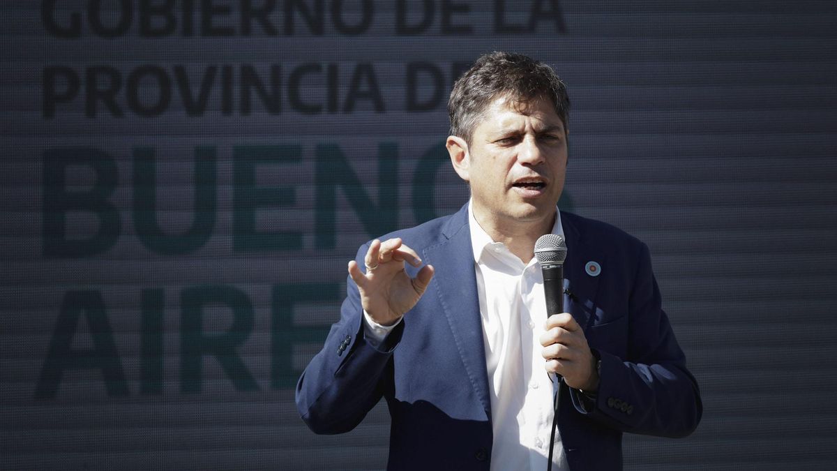 El gobernador de la provincia de Buenos Aires, Axel Kicillof, en campaña electoral