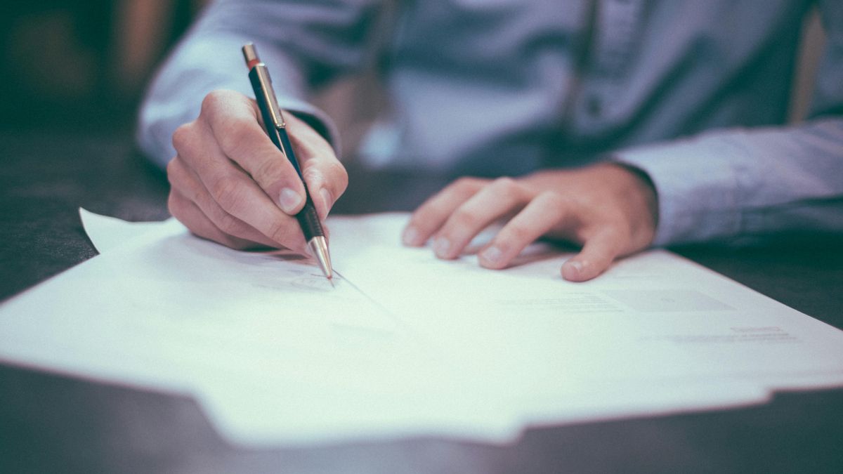 ¿Poder general o testamento vital? Una notaria aclara las diferencias para blindar la voluntad ante cualquier imprevisto