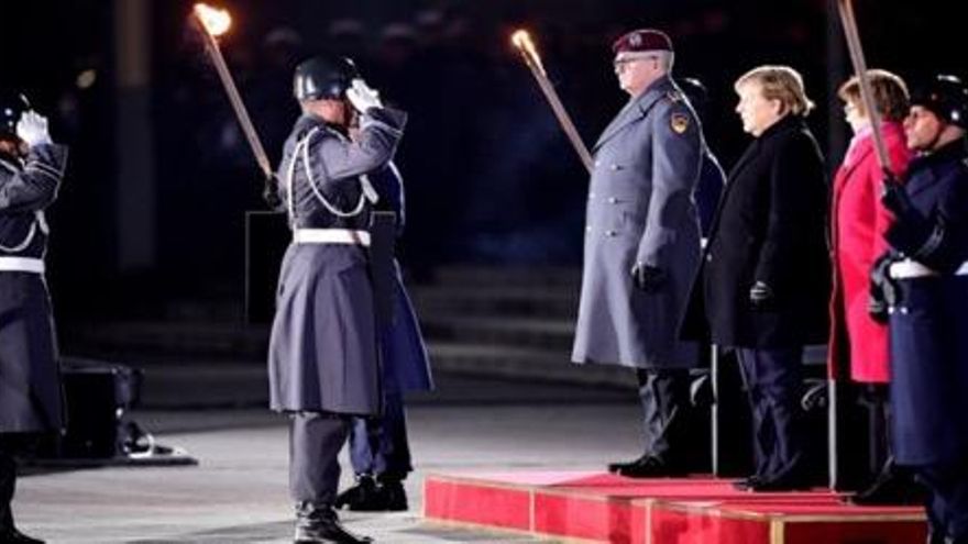 Parada militar en honor de Angela Merkel