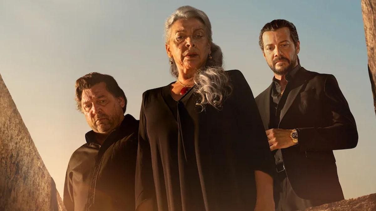 La serie española 'Dos tumbas' triunfa en el Top-10 de Netflix, y el fenómeno 'Miércoles' se desinfla