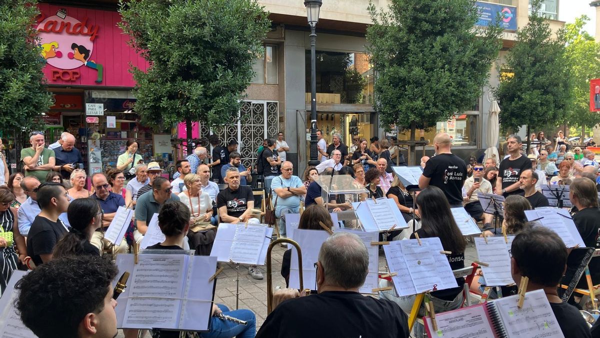 Acto institucional de cambio de denominación de la Escuela Municipal de Música como Escuela Municipal de Música Maestro José Luis Alonso