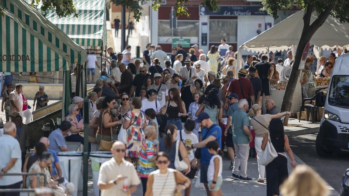 Salmorejá y ambiente en la Velá el día de la Fuensanta