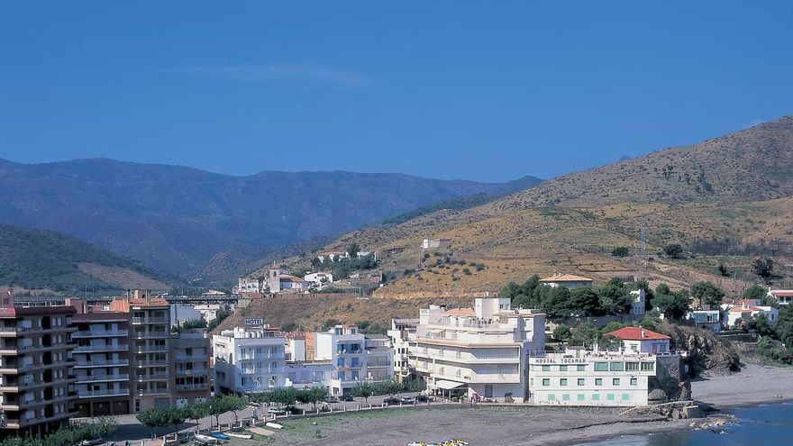 El pueblo pesquero de Catalunya con menos de 500 habitantes con vistas al Mediterráneo y perfecto para recorrer a pie