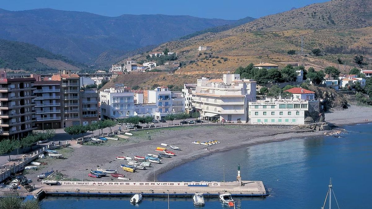 El pueblo pesquero de Catalunya con menos de 500 habitantes con vistas al Mediterráneo y perfecto para recorrer a pie