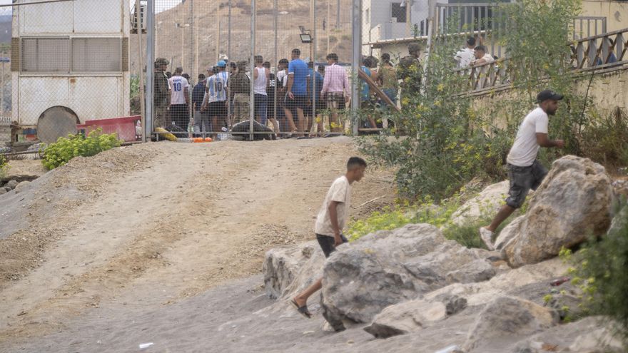 Decenas de personas siguen intentando cruzar la frontera, a 31 de julio.