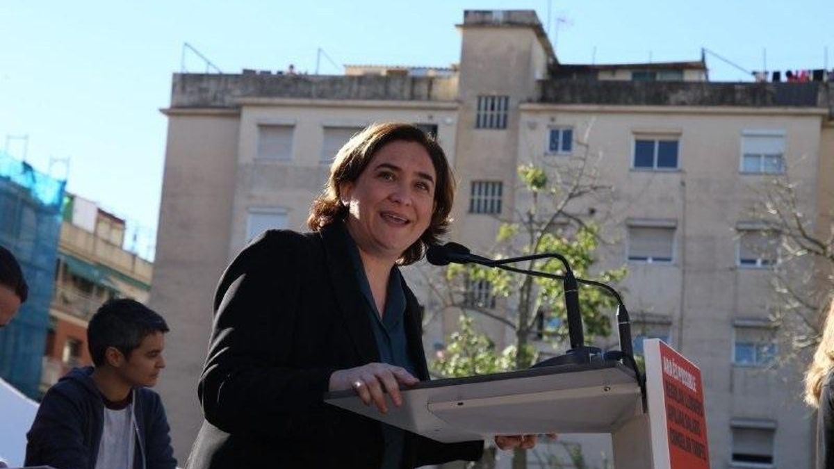 Colau tilda de "irresponsabilidad" las palabras de Torra sobre Eslovenia y pide rectificación