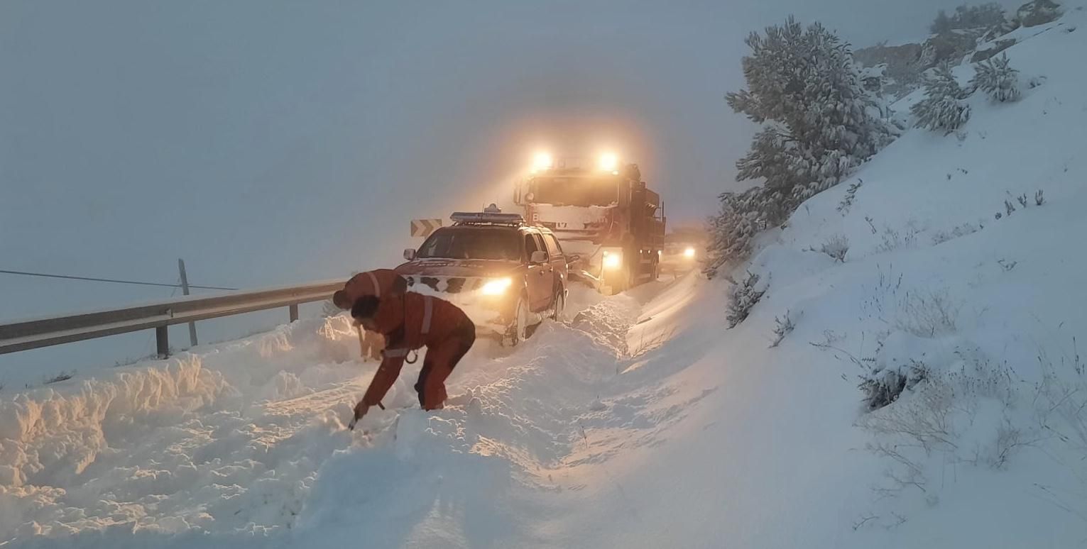 Limpieza de carreteras de la provincia durante la histórica borrasca Filomena en 2021.