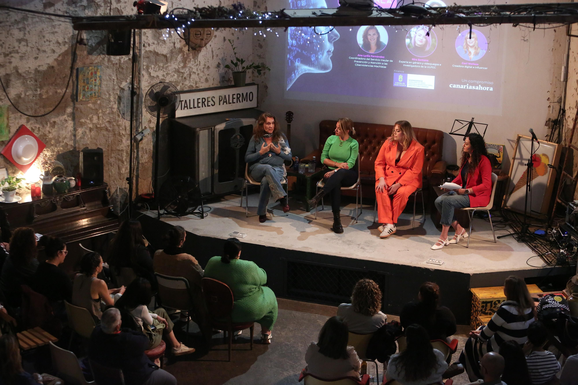 Ana Lidia Fernández, Nira Santana y Ceci Wallace conversan sobre ciberviolencias machistas.