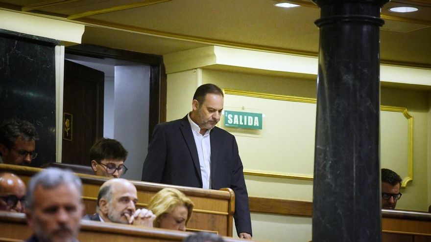 El diputado José Luis Ábalos durante una sesión plenaria extraordinaria, en el Congreso de los Diputados, a 22 de julio de 2025, en Madrid (España).