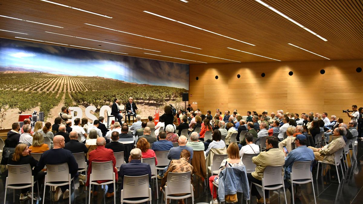 Consejo de alcaldes y concejales del PSOE de La Rioja, con Carlos Martínez y Javier García