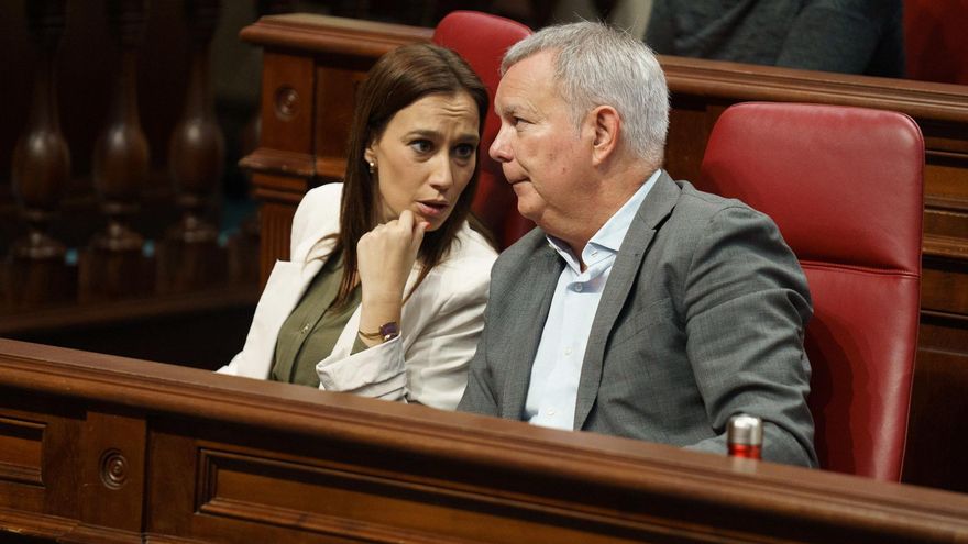 El Parlamento canario rechaza la tasa turística planteada por el PSOE sobre las estancias de los no residentes