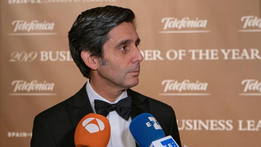 El presidente de Telefónica España, José María Álvarez-Pallete, habla durante una entrevista en la entrega de los premios “Business leader of the year award”, este martes en Nueva York (Estados Unidos).