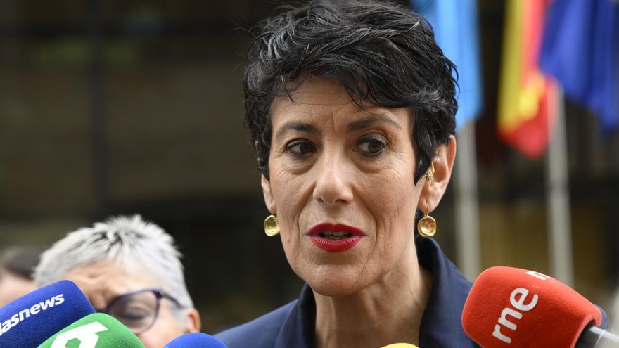 Elma Saiz asegura en Oviedo que el Gobierno está "absolutamente volcado con Ceuta"