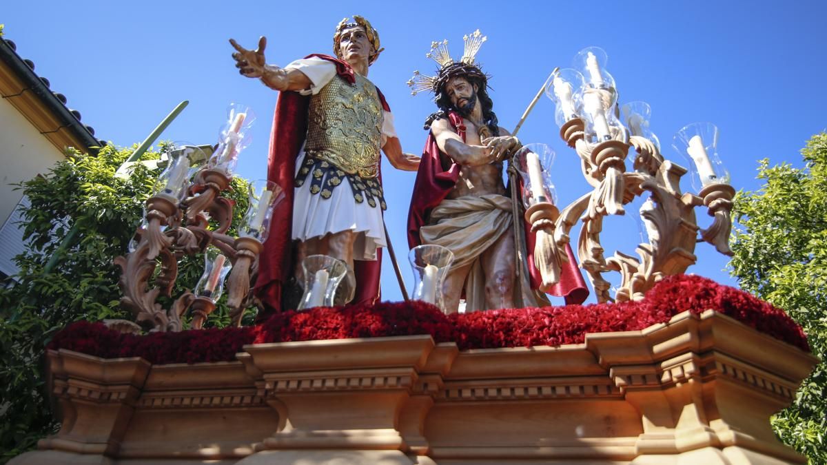 Salida procesional de la Hermandad de la Presentación, en imágenes