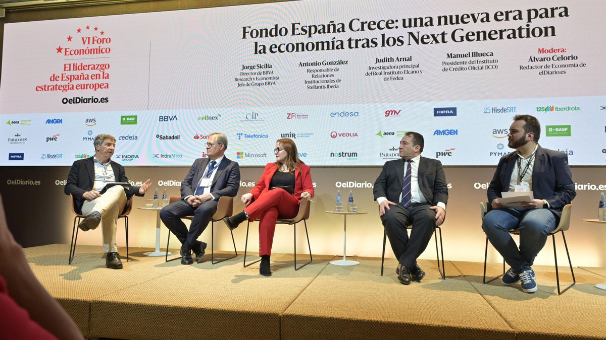 Instantes de la primera mesa del VI Foro Económico de elDiario.es