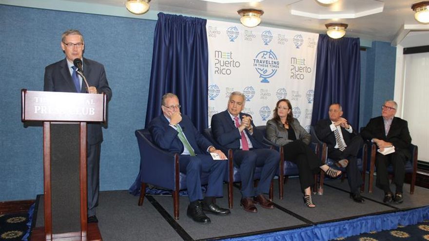 El veto migratorio de Trump y los incidentes con aerolíneas dañan el turismo en EE.UU.