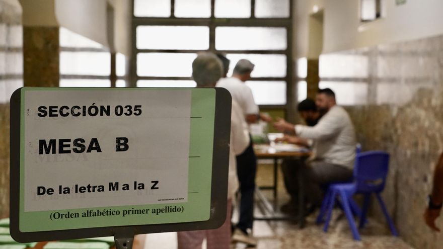 Imágenes de la jornada electoral en Andalucía.
